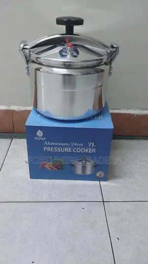 11ltrs,Manual Pressure Cooker