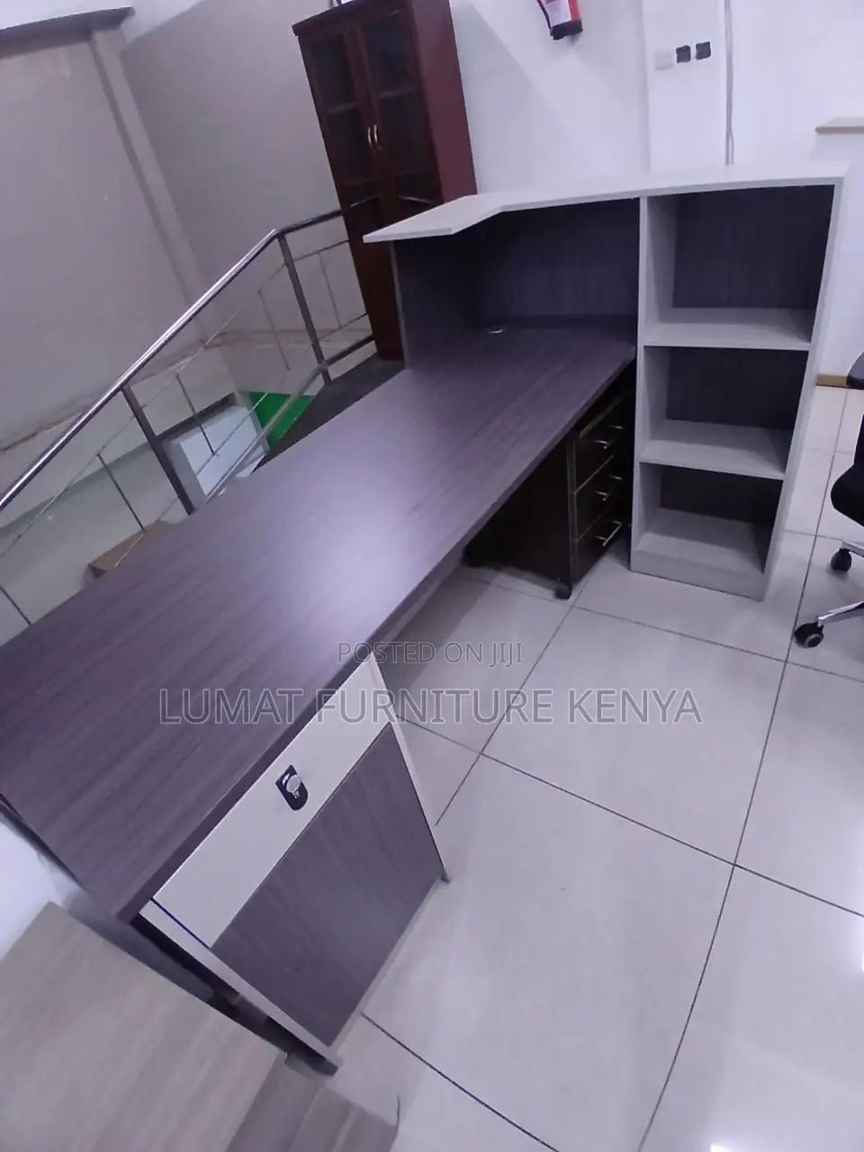 Spacious Working Area With Room for Compute