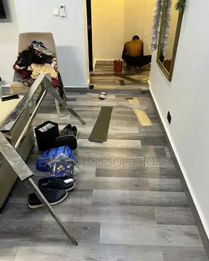 Scratch Stain Resistant Surface Luxury Vinyl Flooring Planks