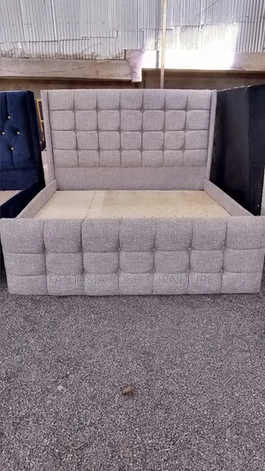 5x6 Grey Square-Tufted Platform Bed