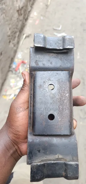 Suzuki Escudo Gearbox Mounting