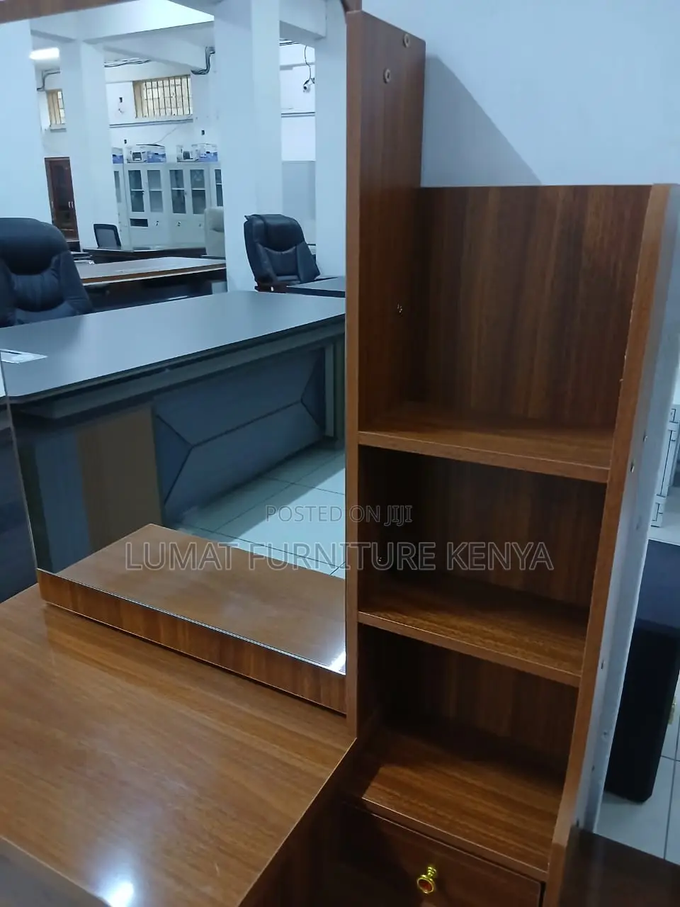 Organizer Desk