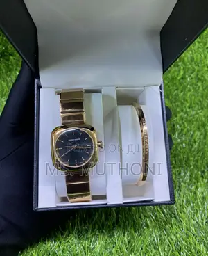 Watch Bracelet Gift Set ( Hanna .M )