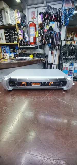 Behringer Nu6000dsp Power Amplifier