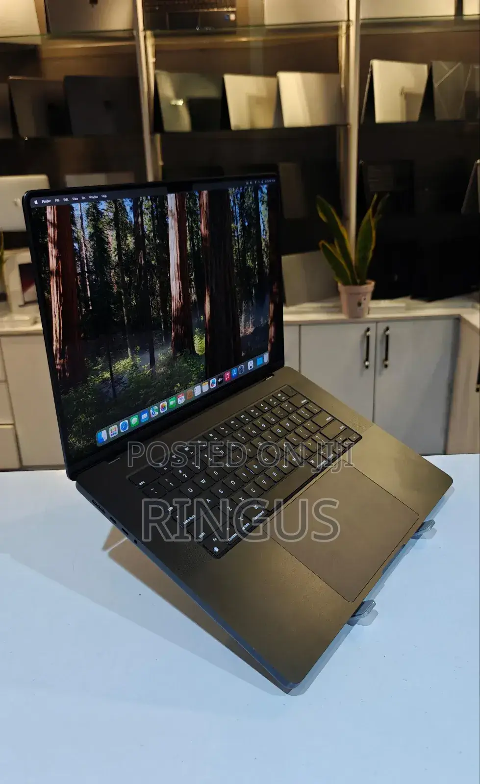 Apple MacBook Pro 2024 M4 Max 16-Inch 24GB Apple M4 Pro SSD 512GB