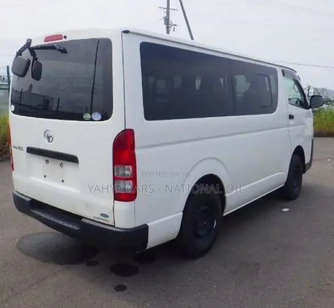 Toyota HiAce 2018