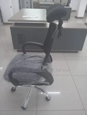 Highback Office Chair With Headrest