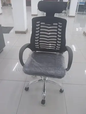 Highback Office Chair With Headrest