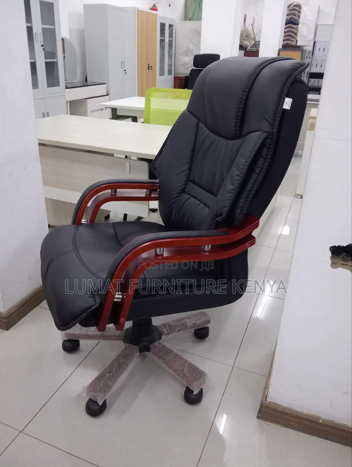 Fixed Executive Office Chair