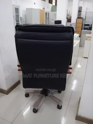 Fixed Executive Office Chair