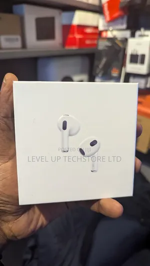 Apple Airpods 3rd Generation With Lightning Charging Case