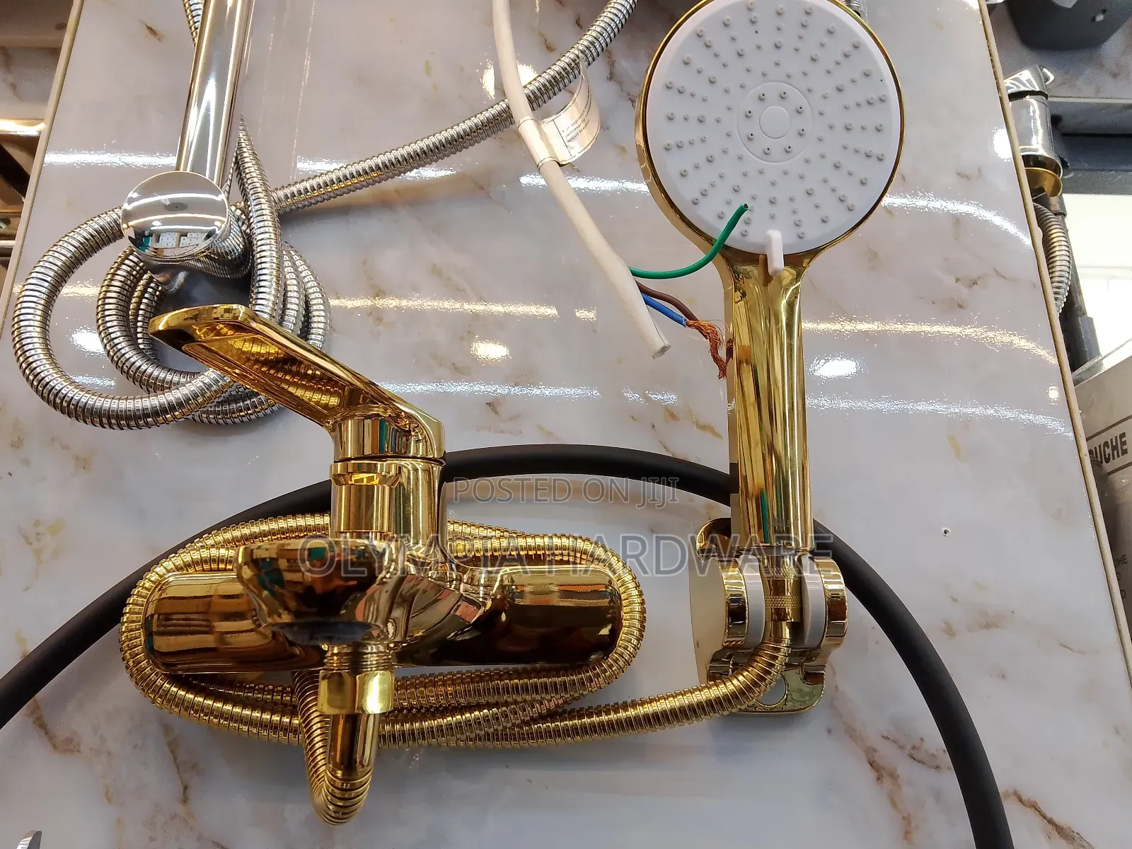 Lirlee Bath Mixer Gold