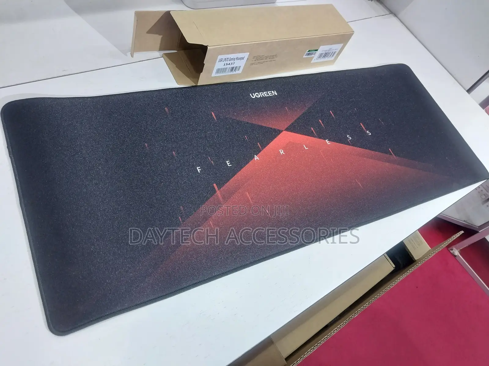 The Ugreen Large Lp670 Gaming Mouse Pad.