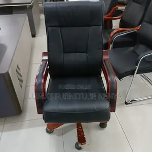 Modern Leather Bliss Executive Seat