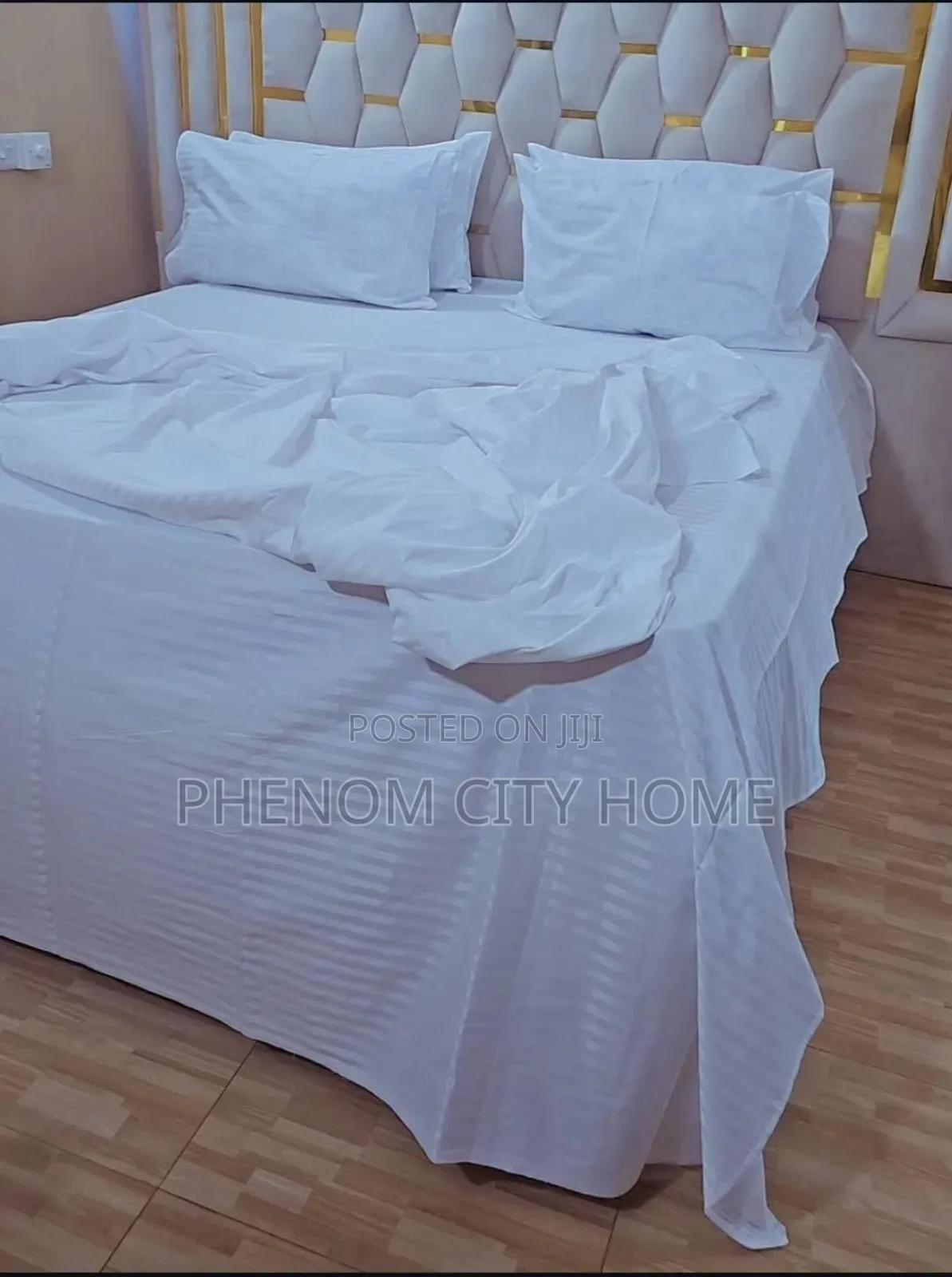 Soft Cotton Stripped Bedsheets With Cases