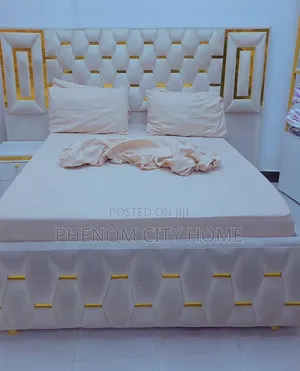 Soft Cotton Stripped Bedsheets With Cases