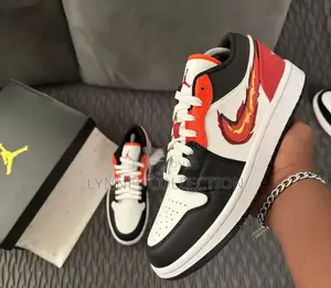 Nike Air Dunks Flaming Swoosh , Nike Dunks Sizes 37-39