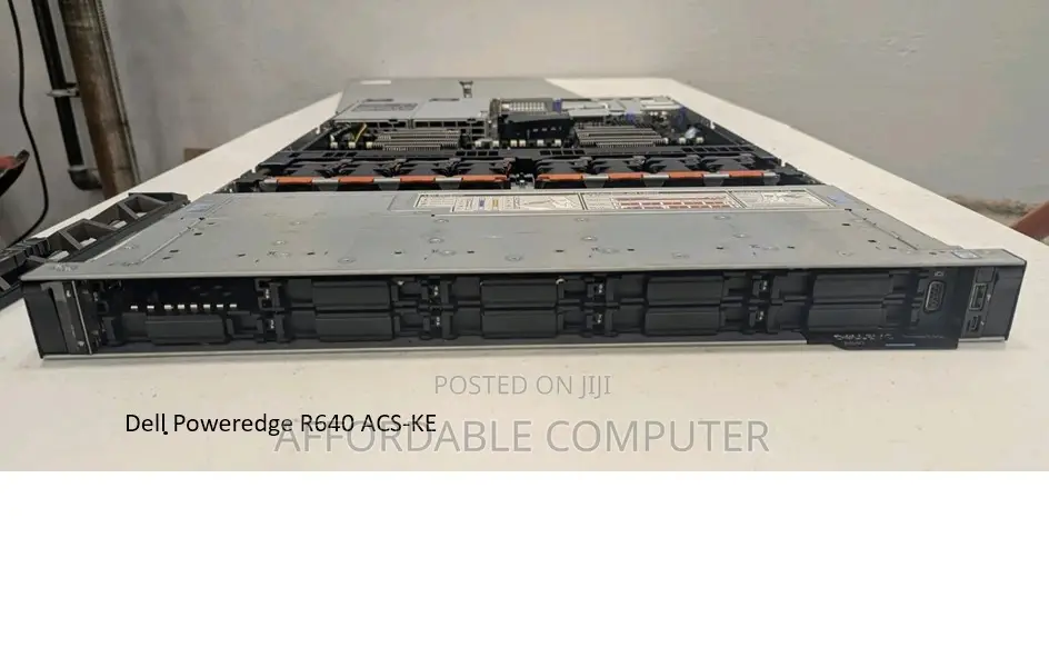 Server Dell PowerEdge R640 32GB Intel Xeon HDD+SSD 4T