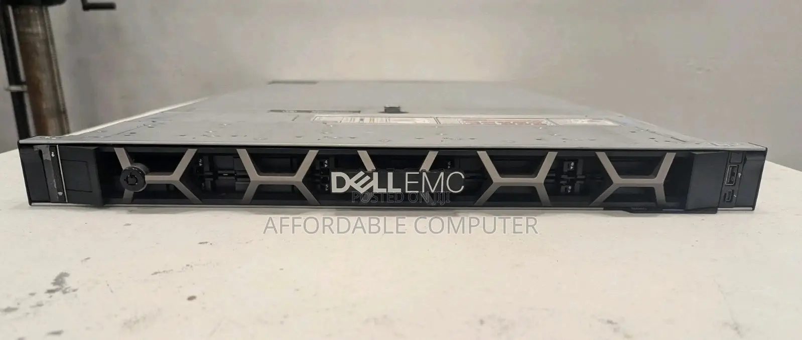 Server Dell PowerEdge R640 32GB Intel Xeon HDD+SSD 4T
