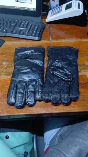 Black Leather Fingers Protection Gloves for Riders