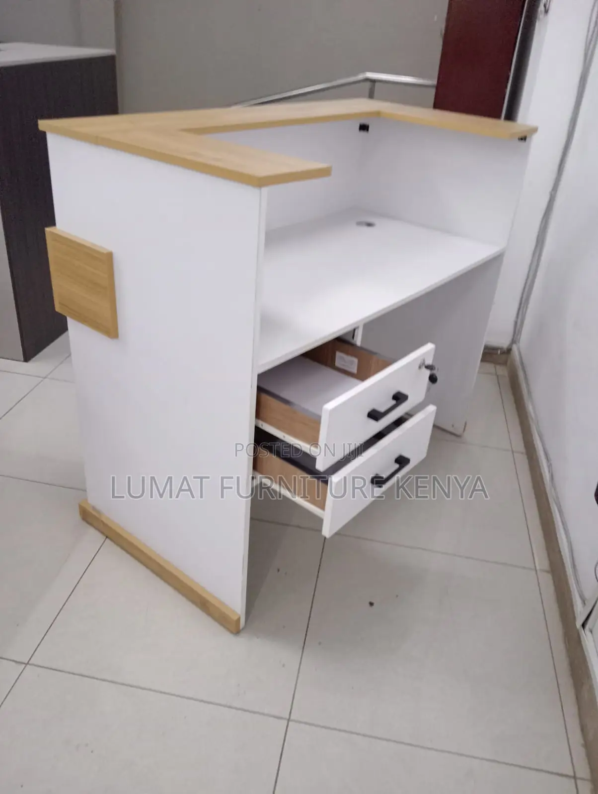 Mini Reception Workstation