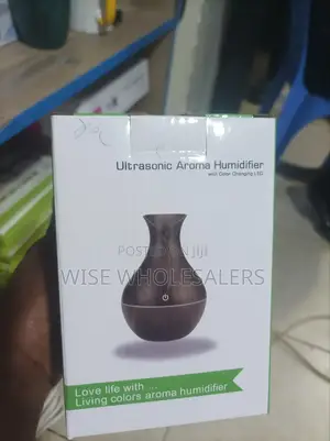 Ultrasonic Aroma Humidifier With Color Changing Led.
