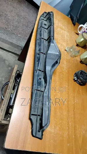 Door Stepper 161 Fielder/Axio Ex Japan