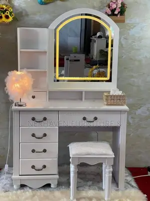 Luxury Wooden Dressing Table – With Drawers & Mirror