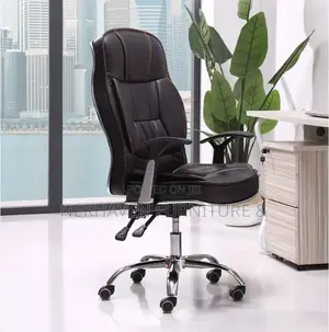 High-back Leather Office Chair – Premium Design