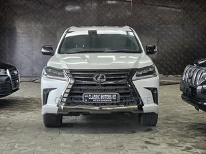 Lexus LX 570 AWD 2019 White