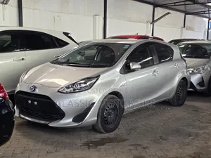Toyota Aqua 2019 Silver