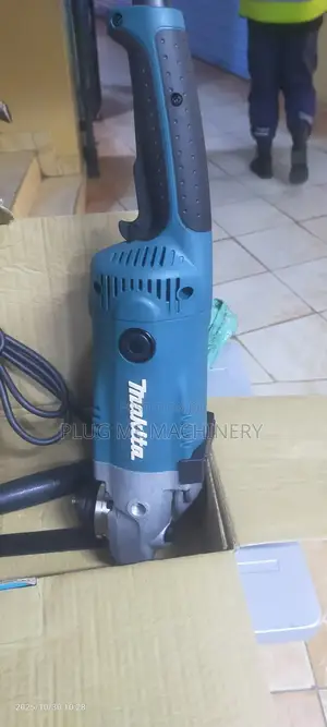 Heavy Duty Makita Grinder 9 Inch
