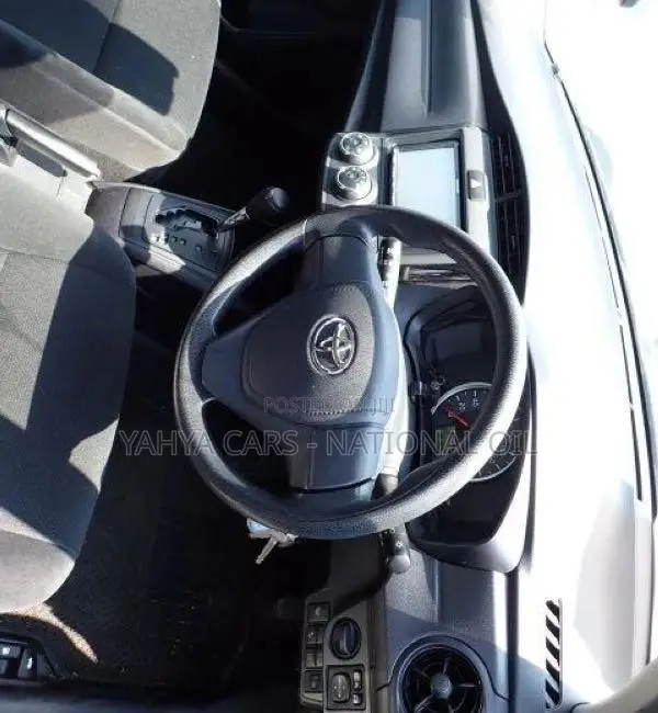 Toyota Axio 2018 Silver