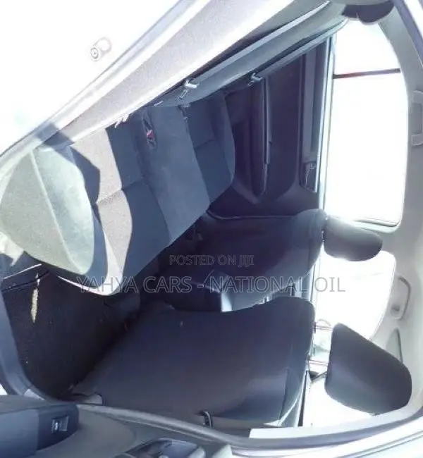Toyota Axio 2018 Silver