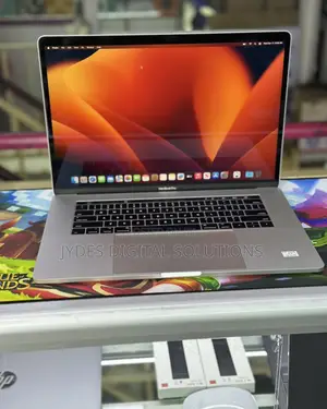 Laptop Apple MacBook Pro 2017 16GB Intel Core I7 SSD 512GB