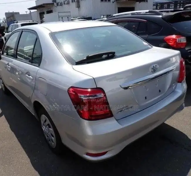 Toyota Axio 2018 Silver