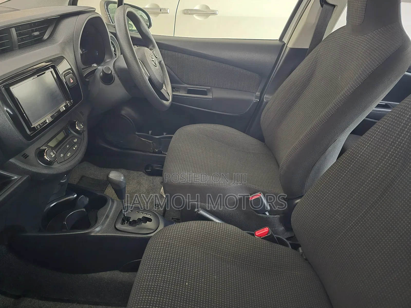 Toyota Vitz 2019 White