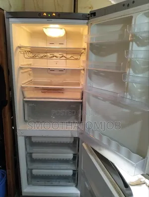 Hotpoint 2door Fridge and Bottom Freezer 451 LTRS