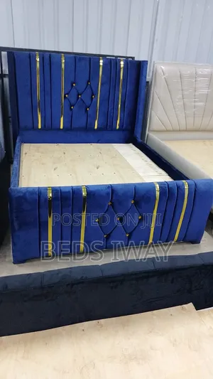 Blue Lovers 5x6 Chesterbed