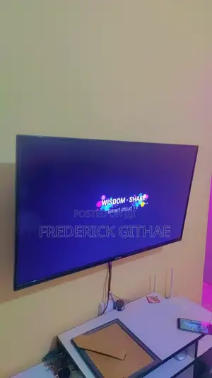 It's a Smart Tv 43 Inch, in Good Condition