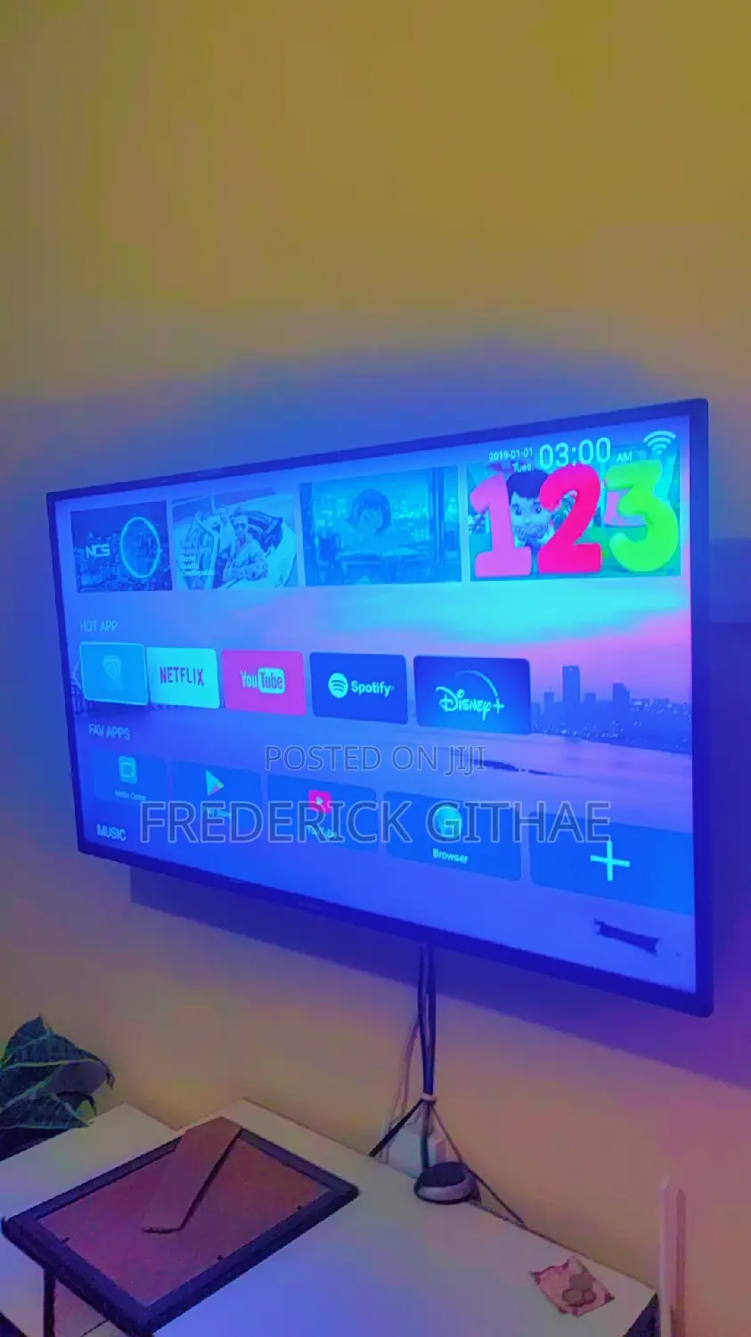 It's a Smart Tv 43 Inch, in Good Condition