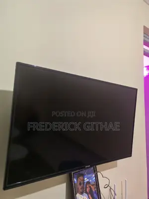 It's a Smart Tv 43 Inch, in Good Condition