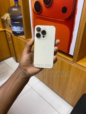 Apple iPhone 15 Pro 256 GB Gold