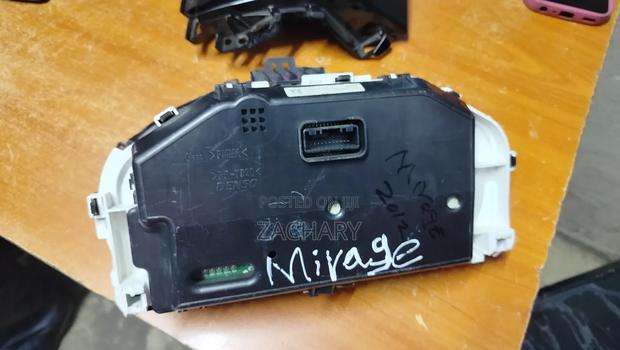 Mirage 2012 Dashboard Clock Ex Japan - thumbnail 2
