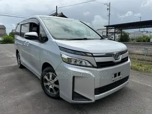 Toyota Voxy 2019 Silver