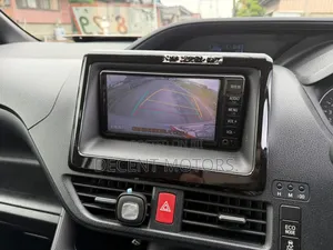 Toyota Voxy 2019 Silver
