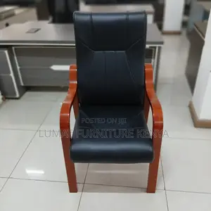 High Back Mahogaony Visitors Leather Chair