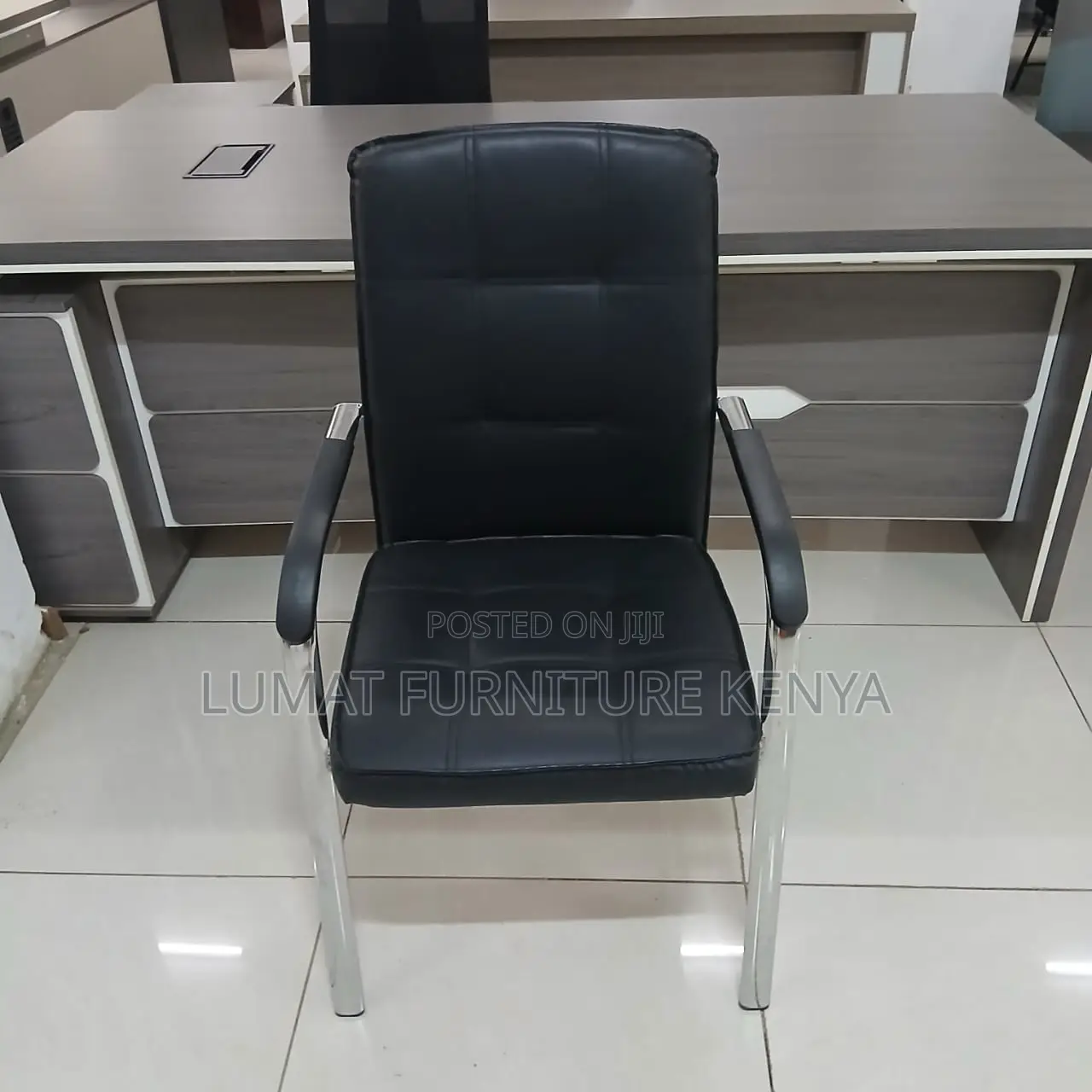 Modern Leather Conference Seat