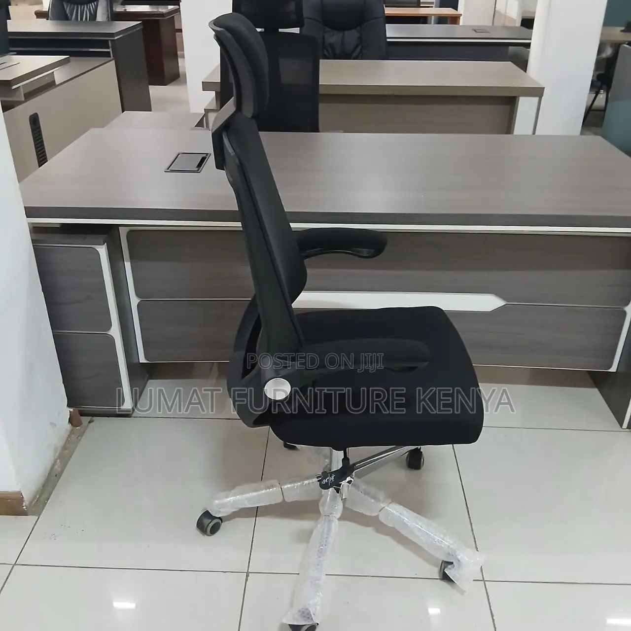 Black Hand Flipping Office Seat
