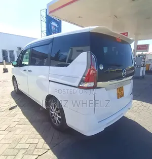 Nissan Serena 2018 White